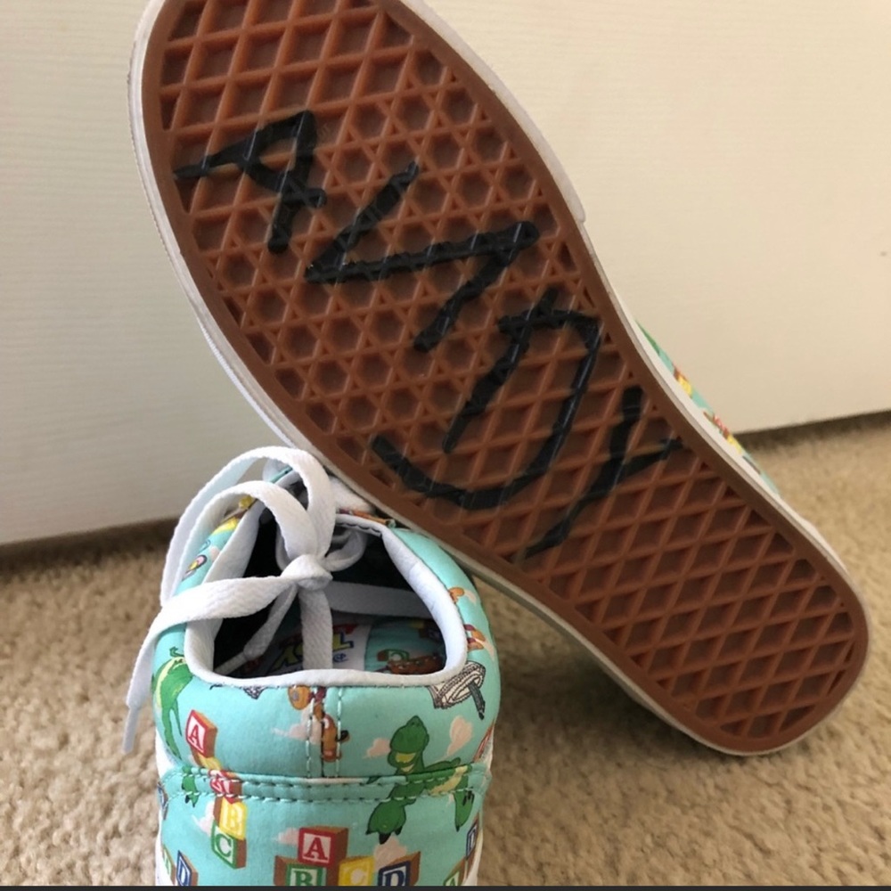 VANS X TOYSTORY 👽